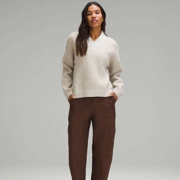 Lululemon • Cream Alpaca Wool-Blend V-Neck Sweater • Size M - Picture 1 of 9